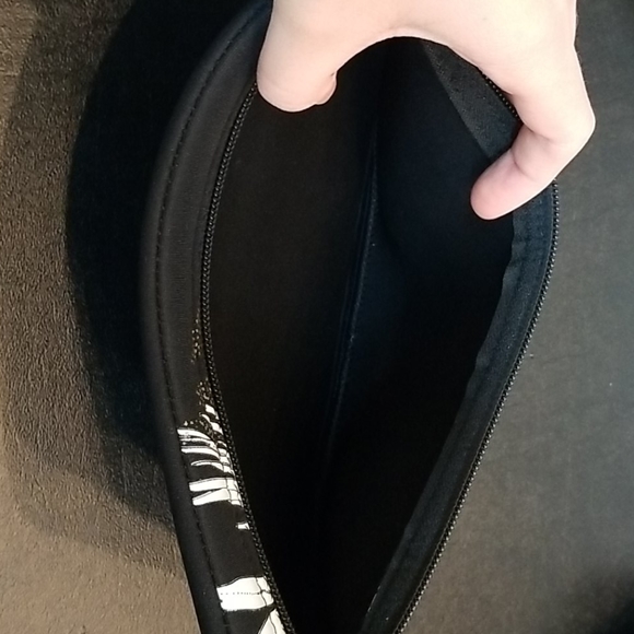 Billabong - Picture 2 of 2